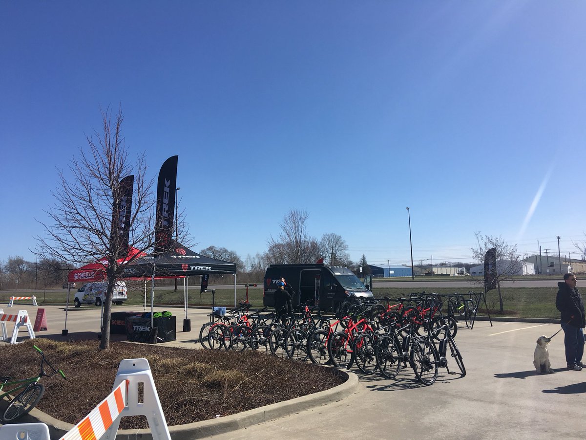 kuch0303's tweet photo. Demo day at Scheels All Sports in Springfield!! Lots of E-Bikes, new Stache FS and Checkpoints to take out for a spin. #trekebikes, #scheelsallsports #trekbikes https://t.co/x8LDZGv2OA
