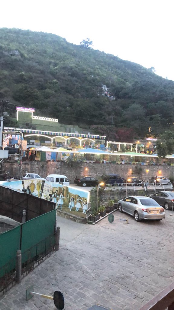 SaimaAjram's tweet photo. If your ever in #Islamabad do visit Said Pur Village. It’s am old village with vintage bazaars and cool outdoor eating areas. https://t.co/hqRsAgyAEM