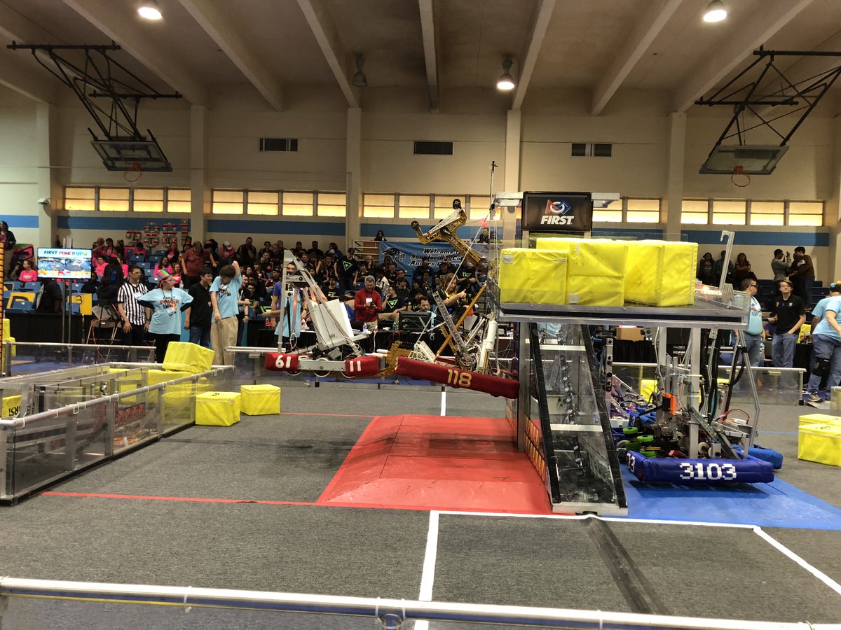 FIRSTinTexas's tweet photo. Day 2 of #LoneStarSouth if you are following along from home you can see the live stream here: https://t.co/CtTWTf5oMX #FIRSTinTexas #FIRSTPOWERUP #omgrobots #FRCTeams https://t.co/YzIYkZ0xxF
