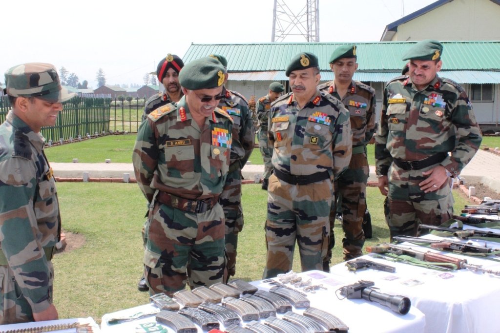 Northern Army Commander Lieutenant General D Anbu visited Kashmir Valley on 5 Apr 2018 to review the prevailing security situation. He visited the hinterland formations in South Kashmir and was briefed about the operational preparedness. #IndianArmy