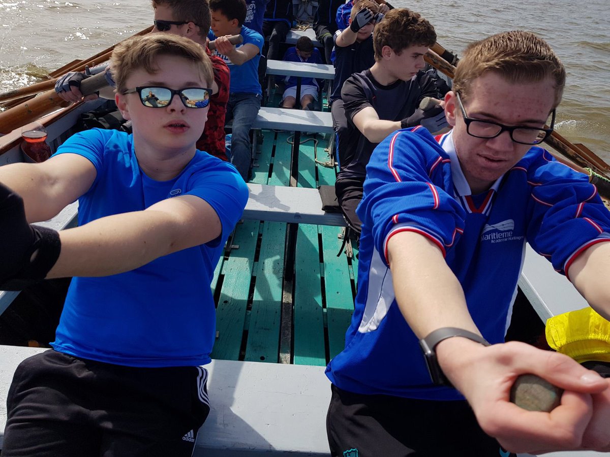 Stel je voor je wilt zeeman worden. Stel je voor je wilt roeien. Stel je voor je zit in 3 VMBO. Stel je voor daar in Harlingen hebben ze een hele grote zware sloep. En stel je voor, dan roei je het hele #hks2018 uit. Dan mag je trots zijn. #sloeproeien #htroeien