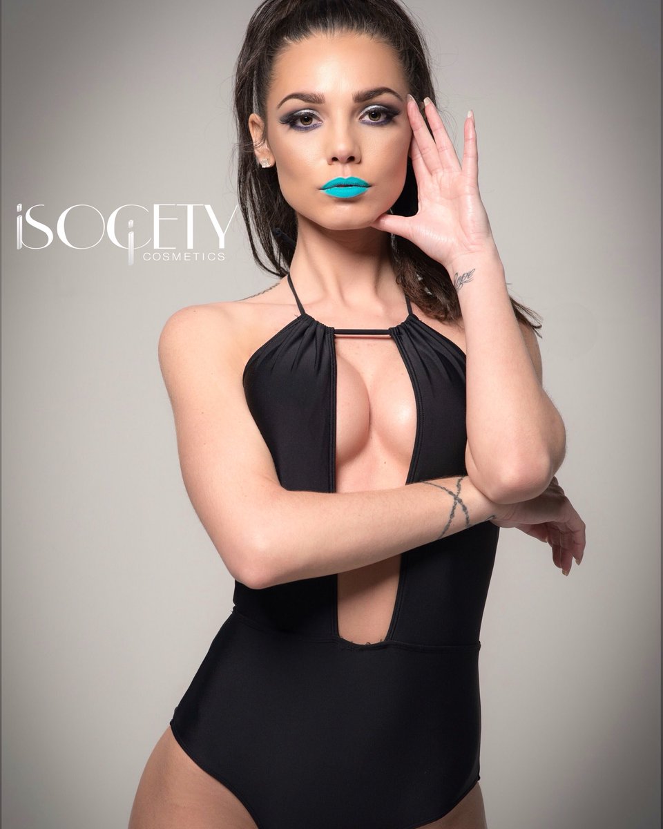 IsocietyISC's tweet photo. The Visionary Cosmetics Brand @
#iSOCiETYCOSMETICS #HYTechCollection #eyeshadow
#flawlesss #tweet #ad #hot #lotd #motd #bbloggers #cute #pretty #loveit #cosmetics #beauty #makeuplovers #bling #loveit #stunning #fresh #selfie #makeuplovers #makeup #visionary #gorgeous #wow #get https://t.co/BSOpe0roPX