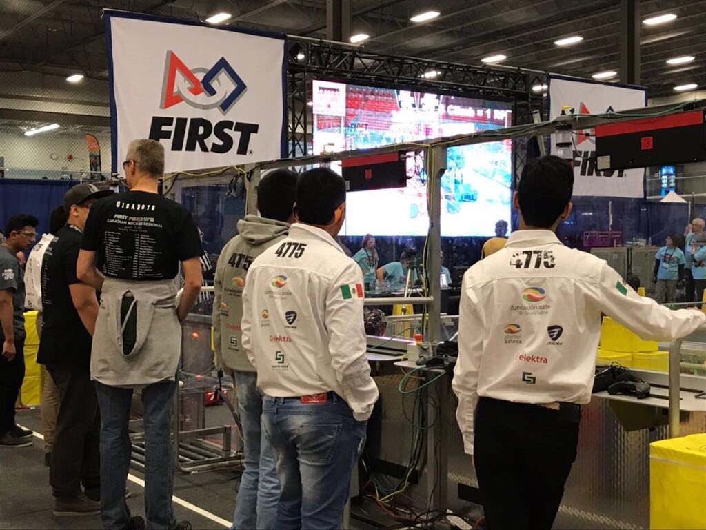 Plantel_Azteca's tweet photo. Nuestros guerreros @Aztech4775 se posicionan entre los 10 primeros lugares del Reto #PowerUp en este Canadian Rockies Regional de @FRCTeams.
¡Poniendo a #México🇲🇽 en alto!
#omgrobots #GoAztech https://t.co/Nzzo3IuxBz
