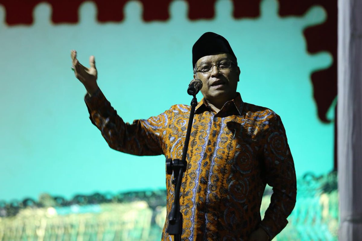 nahdlatululama's tweet photo. Kiai @saidaqil Mari kokohkan semangat ukhuwwah wathoniyyah untuk Mewujudkan bangsa yang beradab dan sejatera. #Harlah95NU https://t.co/AATNG1HjSX