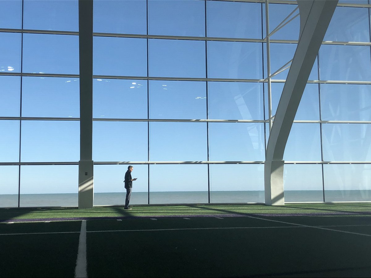 NUFBFamily's tweet photo. No bad days. ☀️🔋 #B1GCats https://t.co/XWfBnna6YS