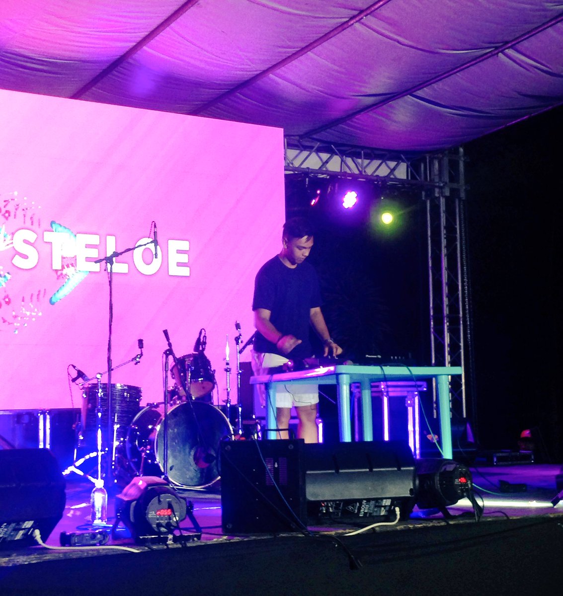 PRLMNOfficial's tweet photo. Capping off the night with beats by Steloe! Hope everyone had a great time at #ADayWithParaluman! #DinigSaTengaTagosSaPuso โฎ https://t.co/chapxAJooy