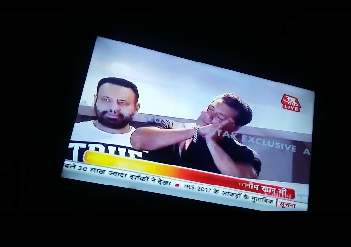 monicatanwar11's tweet photo. love u @BeingSalmanKhan stay blessed 😘😘❤ duaon ke liye shukriya sbhi ka 🙏❤
#WeLoveYouSalmanKhan https://t.co/TT54iq0N7I