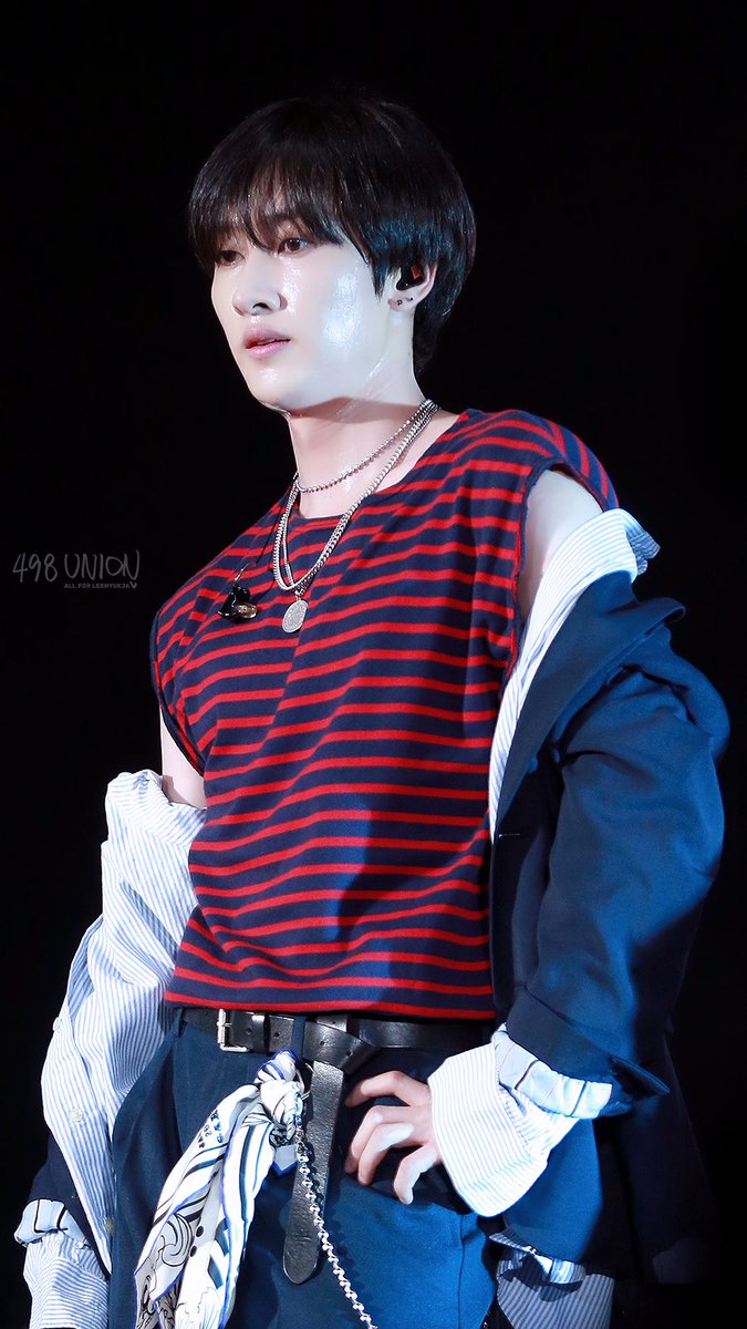 498_AllForHyuk's tweet photo. 180406 SMT in Dubai #Eunhyuk 😣😍 https://t.co/YKi9yQlrME