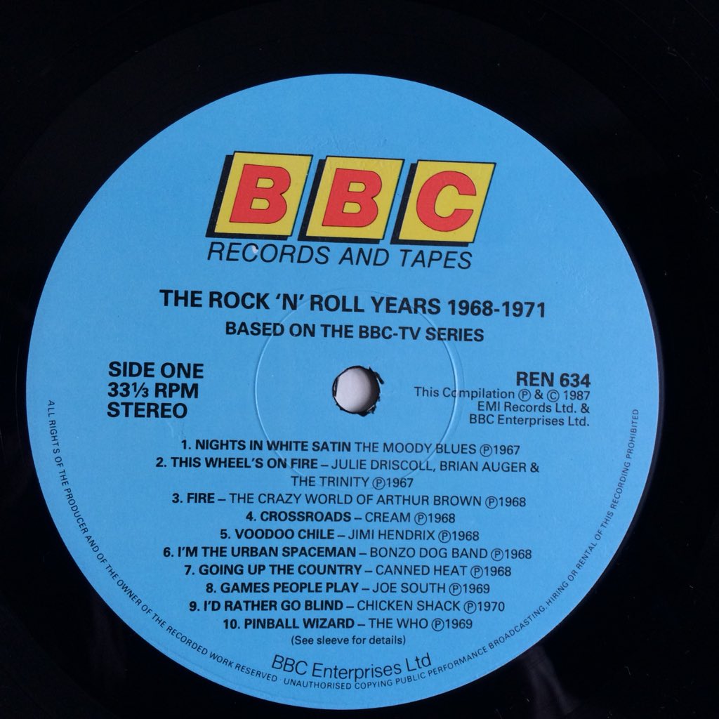 RetrospaceAndy's tweet image. 50p #vinylfind this morning on @BBCRecordsVinyl #rocknrollyears #1968-71 1 down 3 to find!