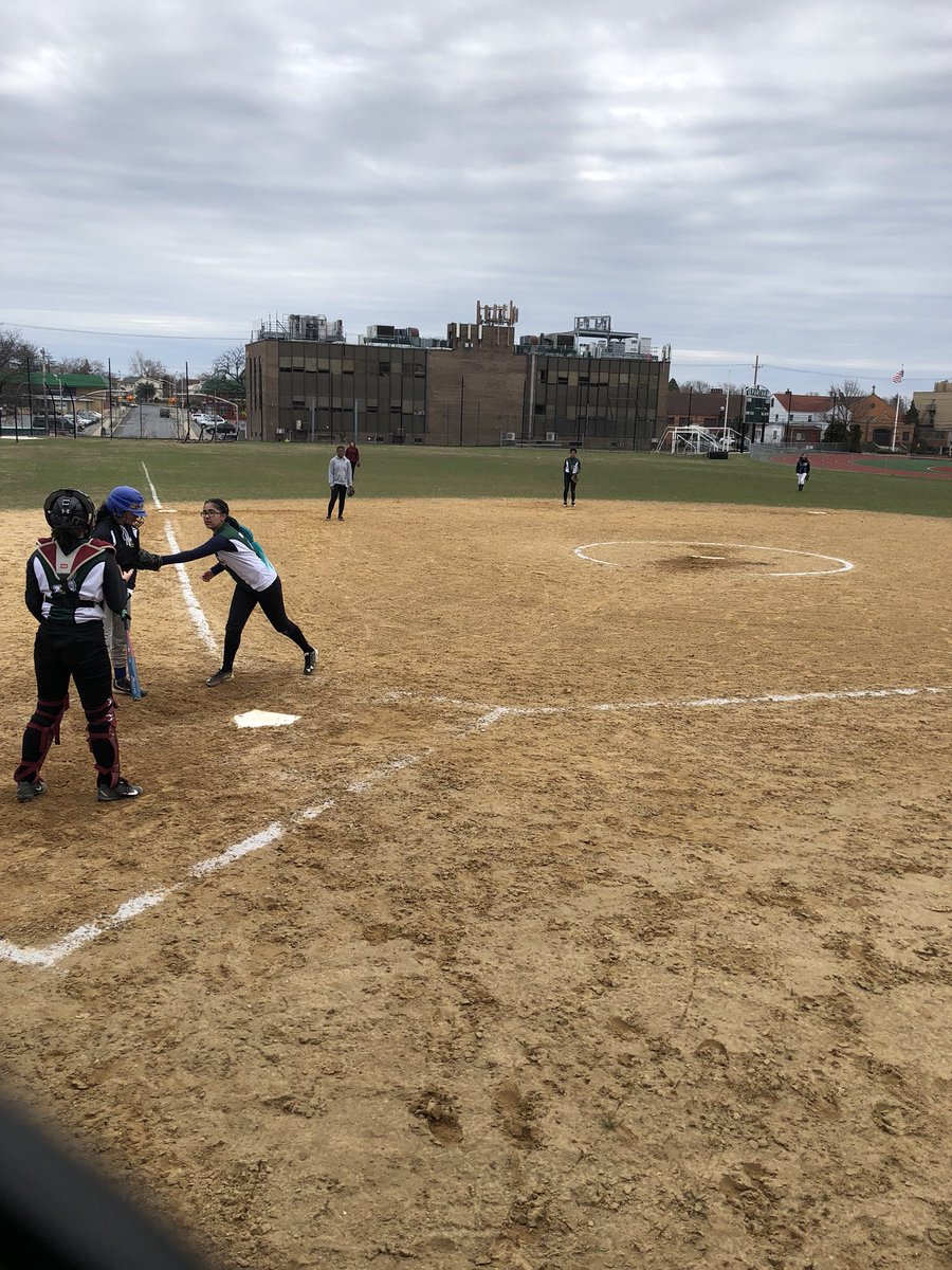 elmontathletics's tweet photo. Great win for The Lady Varsity Spartan Softball Team vs. Roosvelt HS 15-2 #4inRow #5-1 #SpartanSoftball https://t.co/QDwN7OaWL3