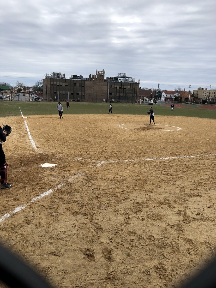 elmontathletics's tweet photo. Great win for The Lady Varsity Spartan Softball Team vs. Roosvelt HS 15-2 #4inRow #5-1 #SpartanSoftball https://t.co/QDwN7OaWL3