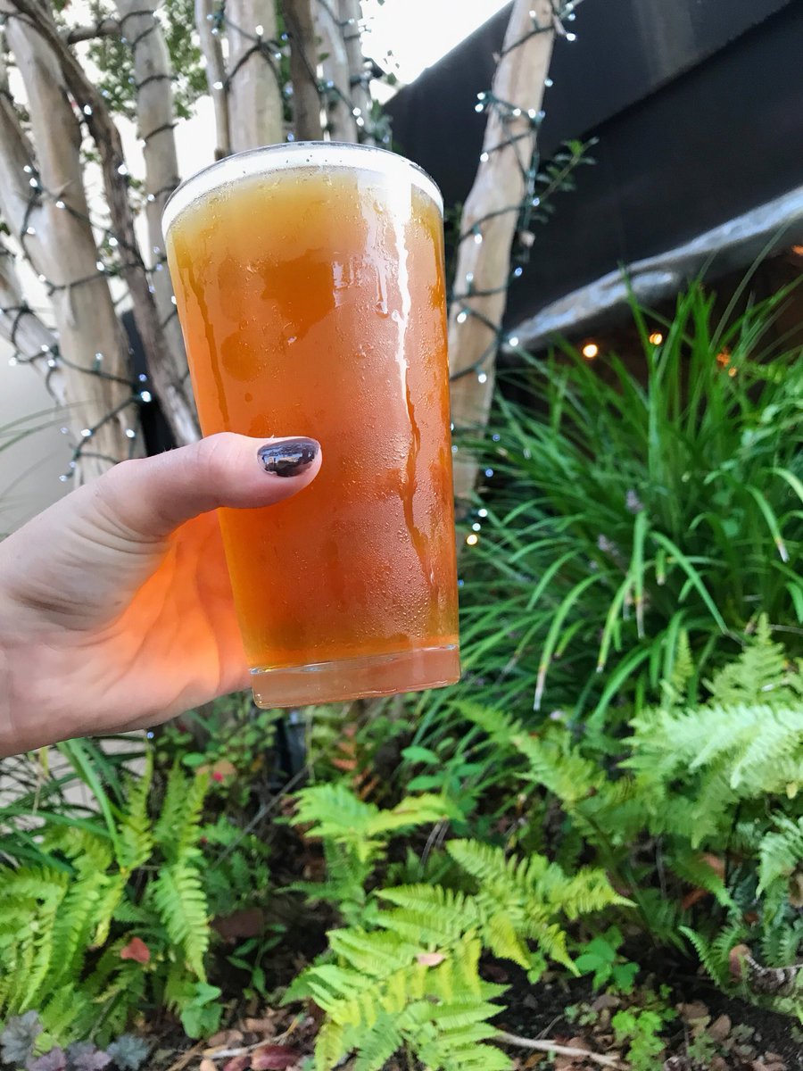 ZasOnDevine's tweet photo. We're raising a glass to the weekend, and to Columbia Open Studios! 🍻Stop by during your artist studio tour for a quick refresher. #ColaOpenStudios #NationalBeerDay https://t.co/59tnZDVJzr