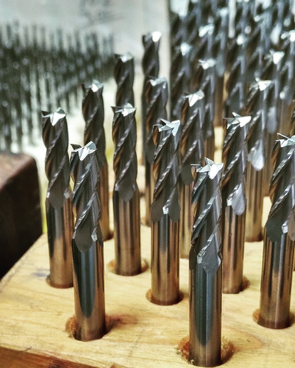 CobraCarbide's tweet photo. the Carbide never stops! our saturday shift is hard at work, knocking our largest orders out of the way for next week!

#CNC #Machining #Carbide #Endmills #RoundTools #Riverside #CA #MadeinUSA https://t.co/Mrx17nUqmx