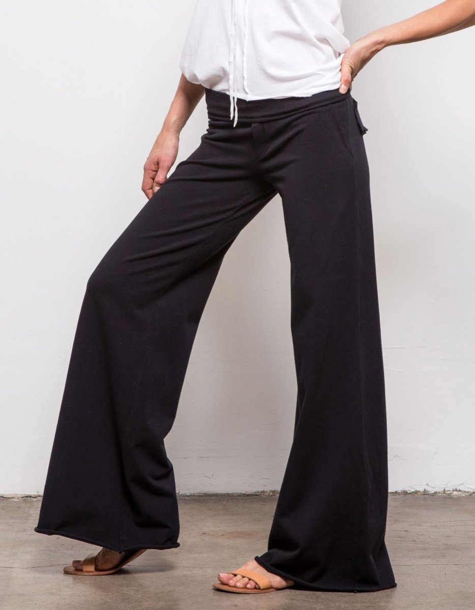 btcelements's tweet photo. Finally back in stock!! The customer fave (and most requested!) Essential Scout Pant... Limited quantities! #organiccotton #madeinla https://t.co/FOTYUTdQE0