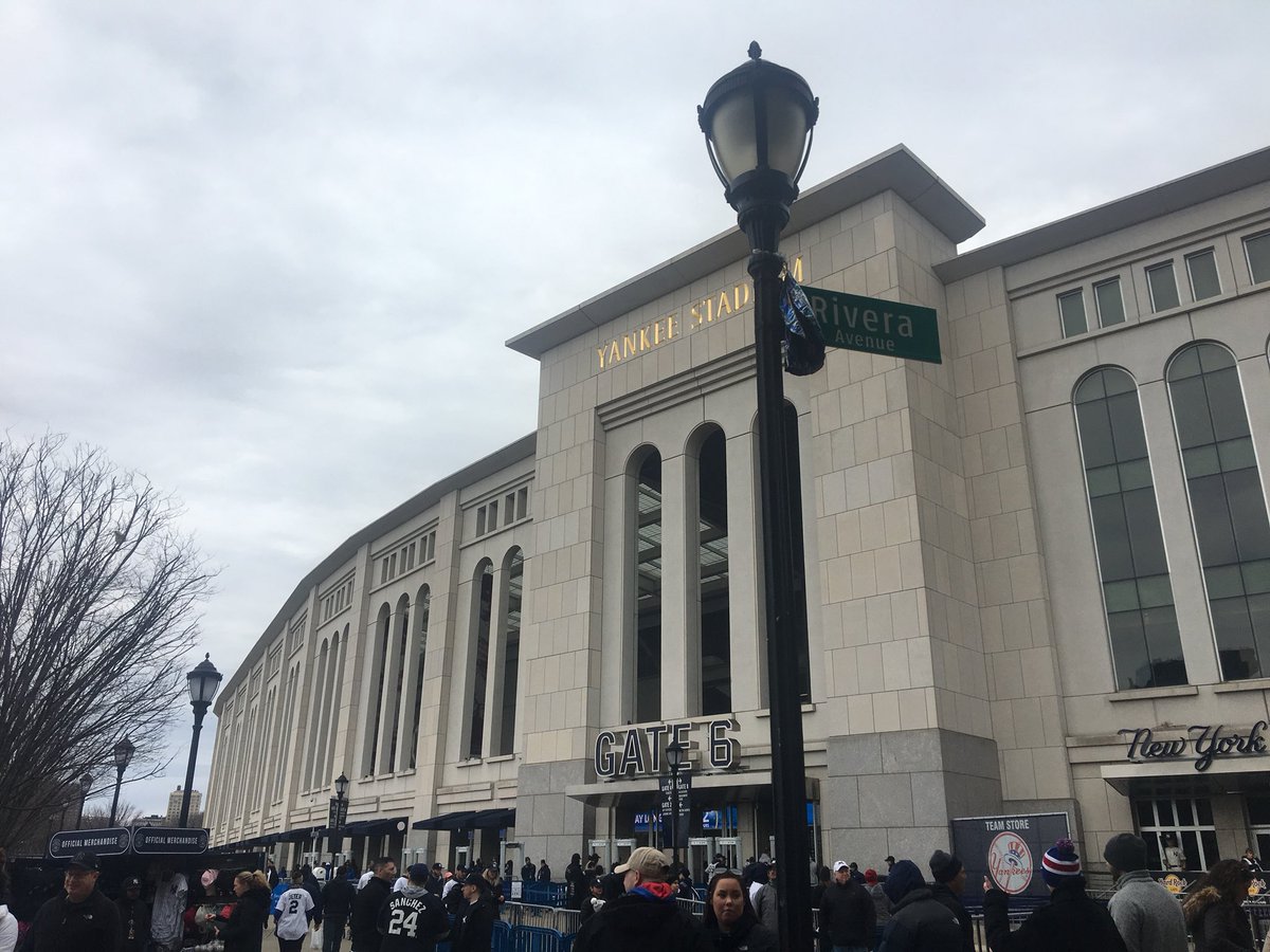 dearmlancholy's tweet photo. WE’RE BACK FAM. ⚾️ https://t.co/tz108pUSV9