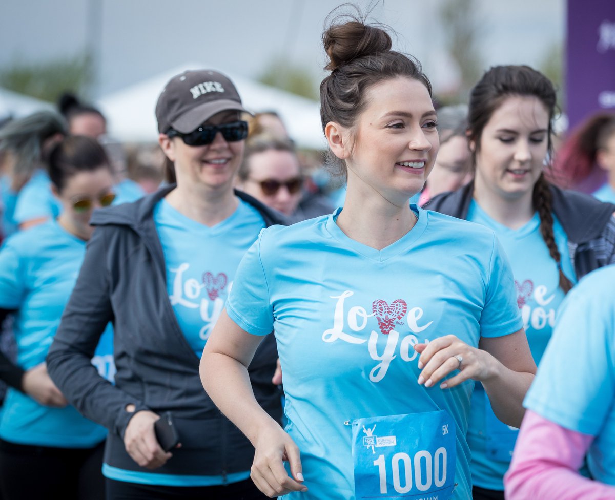 RunningRoom's tweet image. Register now for the Shoppers LOVE. YOU. Run for Women. Certain races WILL sell out soon and prices increase as soon as April 16th (depending on location)! Make sure you secure your spot at runforwomen.ca. #RunningRoom #RunForWomen