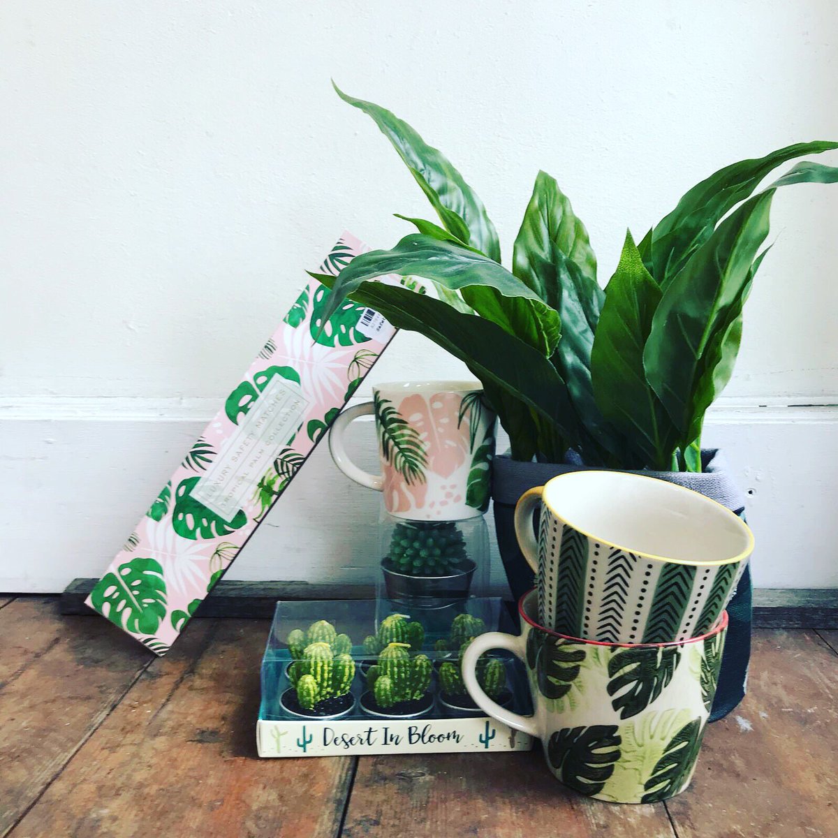 presentlaine's tweet photo. Happy weekend. Spring is finally here!! ☀️🌿☀️ #palmprint #mug #matches #candles #brighton #shoplocal #supportindependent https://t.co/RZTeiRqf6V