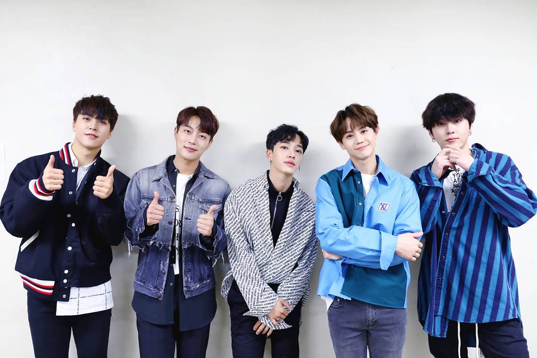 HIGHLIGHTFans's tweet image. [Official Photos] 180407 #AroundUS อัพ instagram จบลงแล้วสำหรับแฟนมีทติ้งของหนุ่มไฮไลท์ที่กรุงโซล ไลท์ไทยรออีกนิดนะ เดือนมิถุนาหนุ่มๆก็จะมาแล้ว ❤❤ #HIGHLIGHT