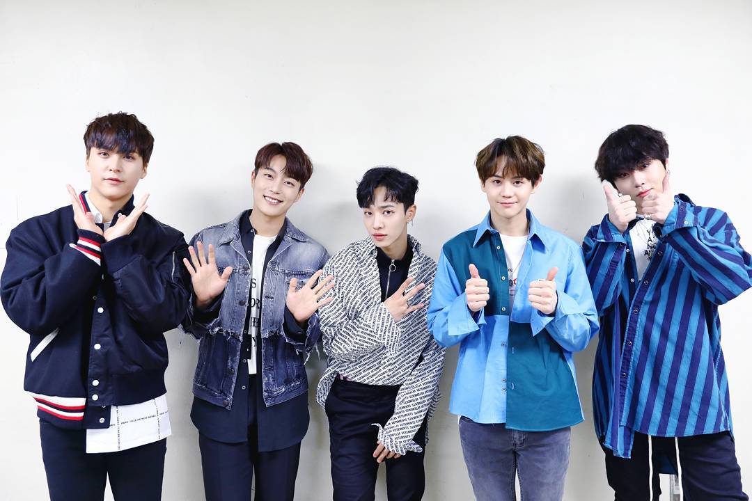 HIGHLIGHTFans's tweet image. [Official Photos] 180407 #AroundUS อัพ instagram จบลงแล้วสำหรับแฟนมีทติ้งของหนุ่มไฮไลท์ที่กรุงโซล ไลท์ไทยรออีกนิดนะ เดือนมิถุนาหนุ่มๆก็จะมาแล้ว ❤❤ #HIGHLIGHT