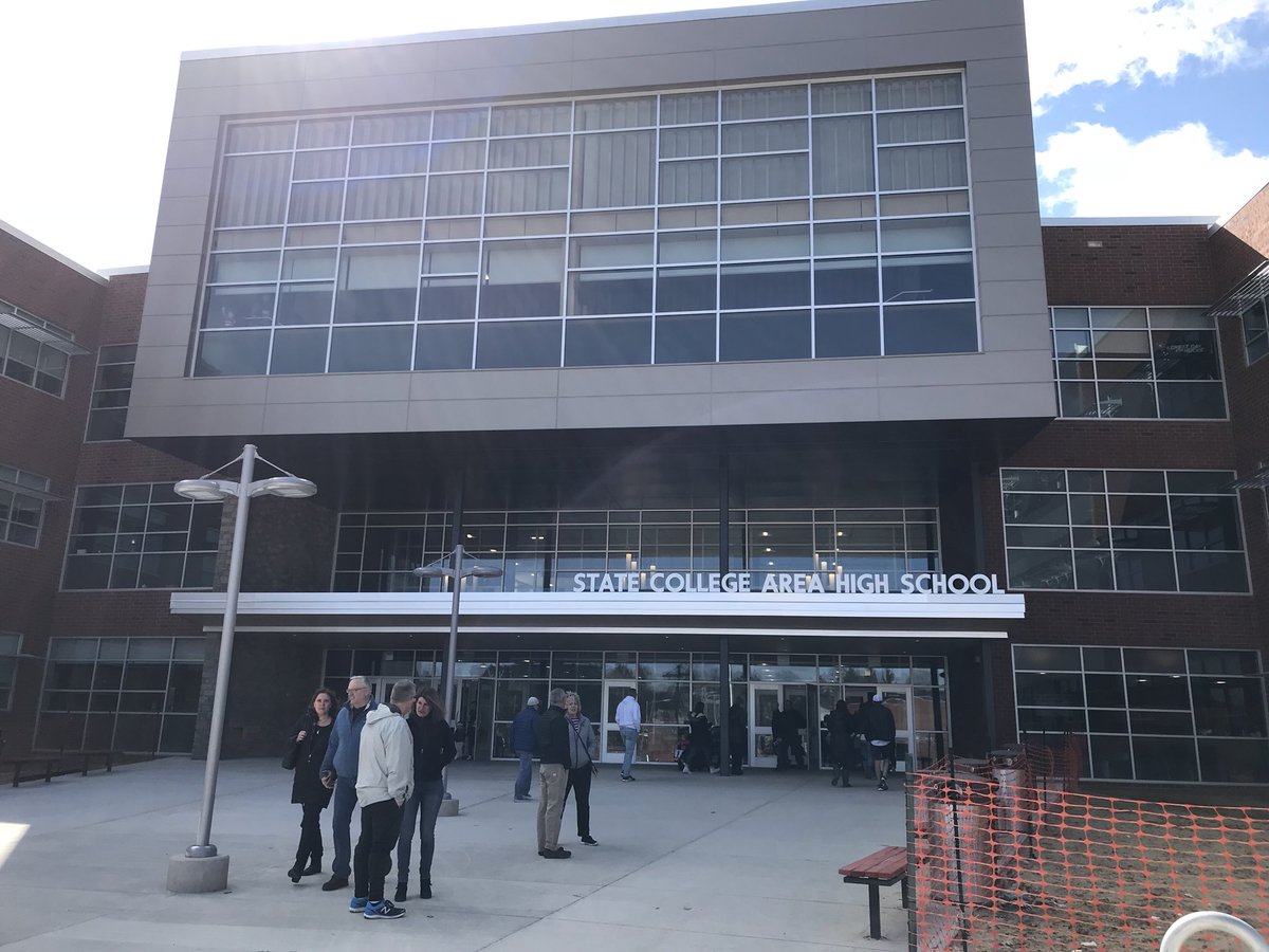 kld12's tweet photo. #SCASDproud of our @StateCollegeHS admin & teachers for a wonderful welcome! You rocked it! @StateCollegeSD https://t.co/jwinp4B28m