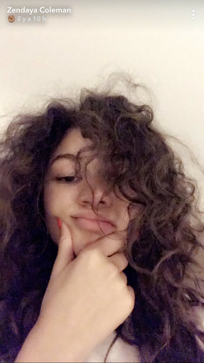 postzendaya's tweet photo. https://t.co/Q0Ntr93Y4j
