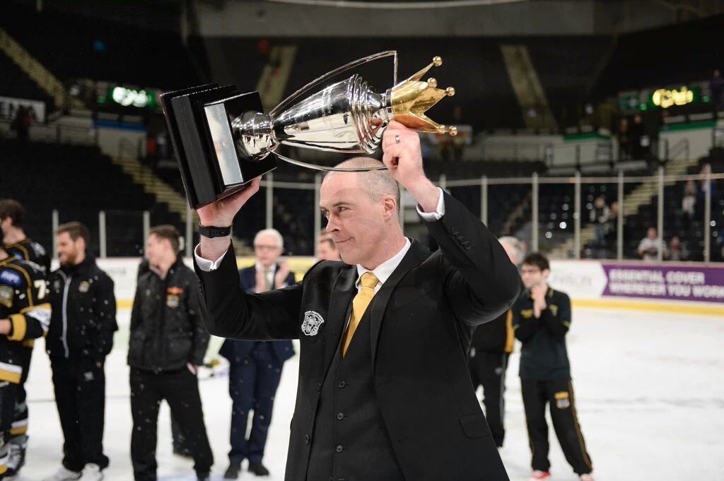 _JezzaR_'s tweet photo. @predictorbet @steelershockey @PanthersIHC Hockey is our family past time that runs in our blood, and to see Corey win his last piece of silverware tomorrow would just be so awesome #PredictorBetVIP https://t.co/pDiuupUAIh