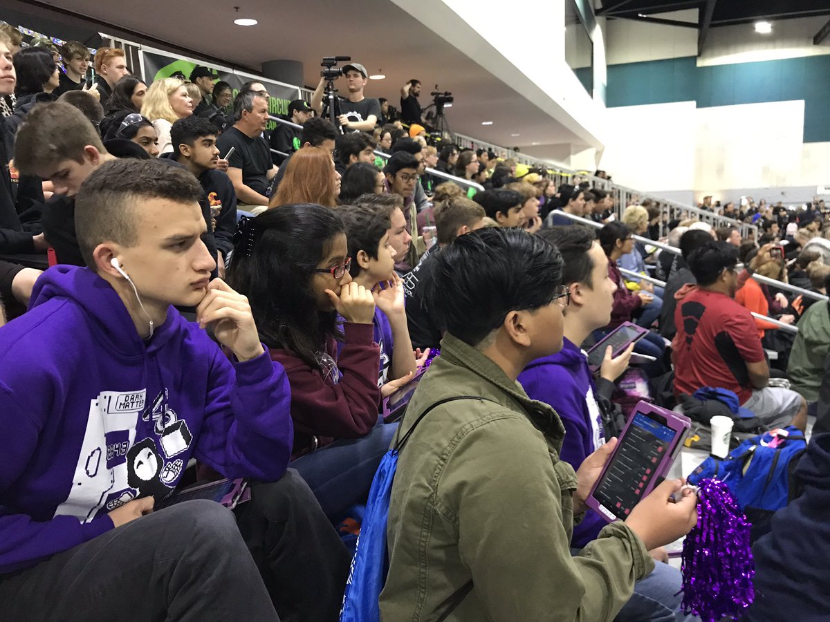 FRC2643's tweet photo. Qualifiers are kicking off and our scouting team is high on alert to take notes on the other teams and their robots. We hope everyone has as fun and exciting a weekend as we will! #centralvalleyregional #FIRSTPowerUp #omgrobots #morethanrobots https://t.co/KDXdZun4Ht