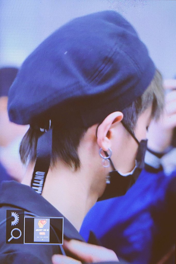 SpriteOxygen's tweet photo. 180408 BKK✈️Preview
cr.@JUSTinu_0219

 #저스틴  #JUSTIN #黄明昊 #IDOLPRODUCER https://t.co/5sIm9jzi1w