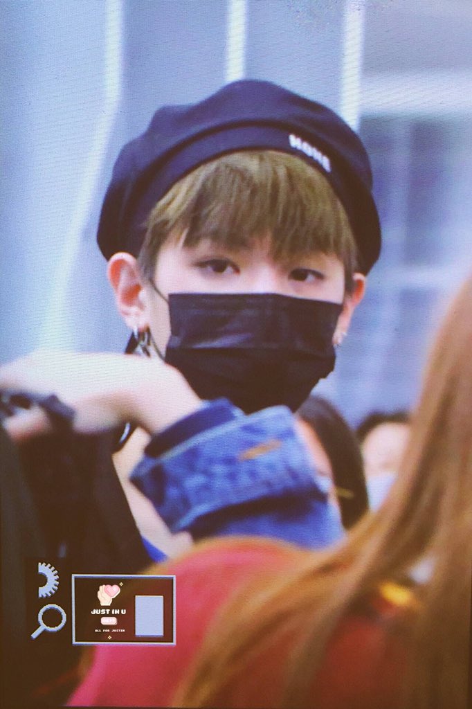 SpriteOxygen's tweet photo. 180408 BKK✈️Preview
cr.@JUSTinu_0219

 #저스틴  #JUSTIN #黄明昊 #IDOLPRODUCER https://t.co/5sIm9jzi1w