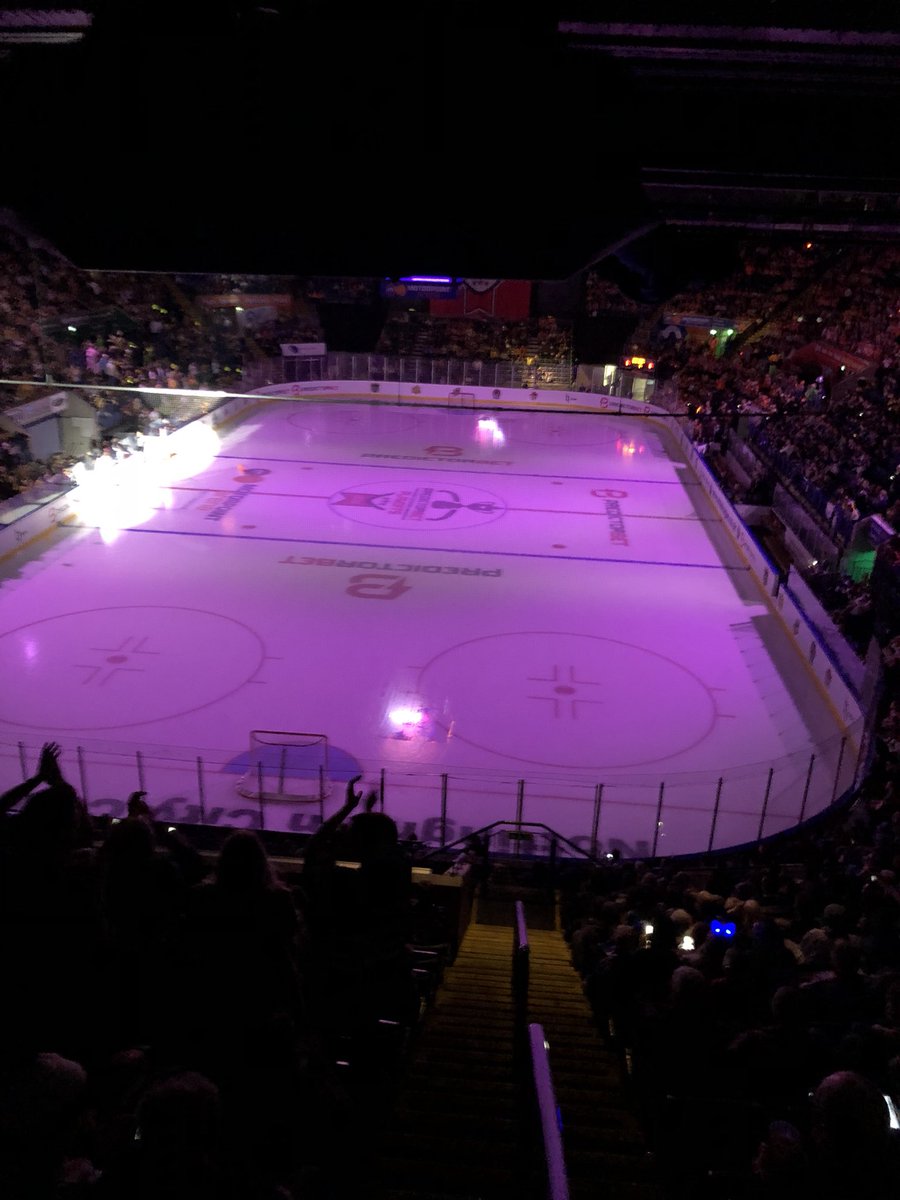 chris_price's tweet photo. Never been to playoffs before but so far have witnessed old friends unexpectedly reunite, new friends get made and plenty of banter with everyone  #PredictorBetVIP block 11 https://t.co/PMvqoDO7qz