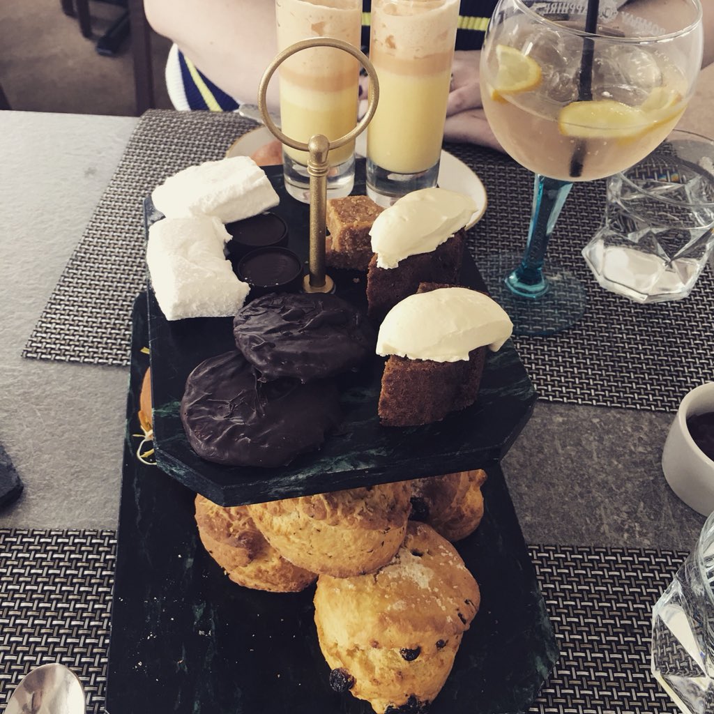 tastetay_'s tweet photo. Beautiful afternoon tea @tayberryfood today with @verdantspirits gin. What a treat - highly recommended! 😊 https://t.co/VuOMGcvDp8