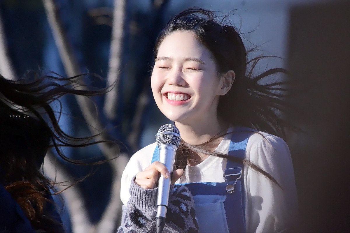 loveYA_OMG's tweet photo. 180407 #오마이걸 쇼음악중심 미니팬미팅 7P 업뎃!💘 https://t.co/c4AXkkcnRR
오랜만이에요 😂❤
#효정 #미미 #유아 @WM_OHMYGIRL ❣ https://t.co/wOGib4eQns