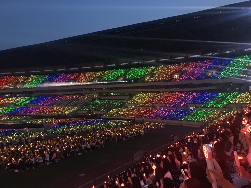 SEHUNNIE_BAEBY's tweet photo. W - whatever happens to 
E - EXO

A -Always
R - Remember that we
E - EXOLs are the

O - Only ones who
N - Never
E - Ever left them behind

#6YearsWithEXO #EXO @weareoneEXO https://t.co/9T9TwCVkB5