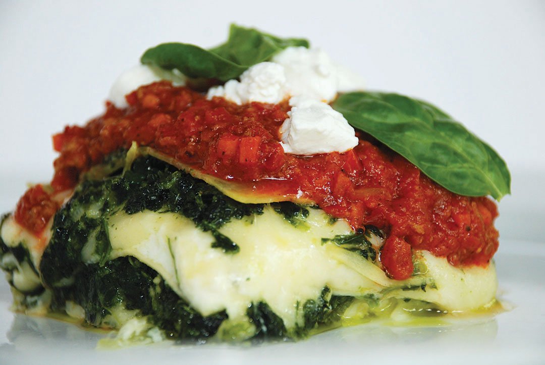 ChefGorji's tweet photo. Brrr—just in time! This Weekend prix fixe's appetizer: 3 cheese spinach Lasagna topped with Texas Chili. https://t.co/3rzH0zExxb https://t.co/Ai1OCH1GB8