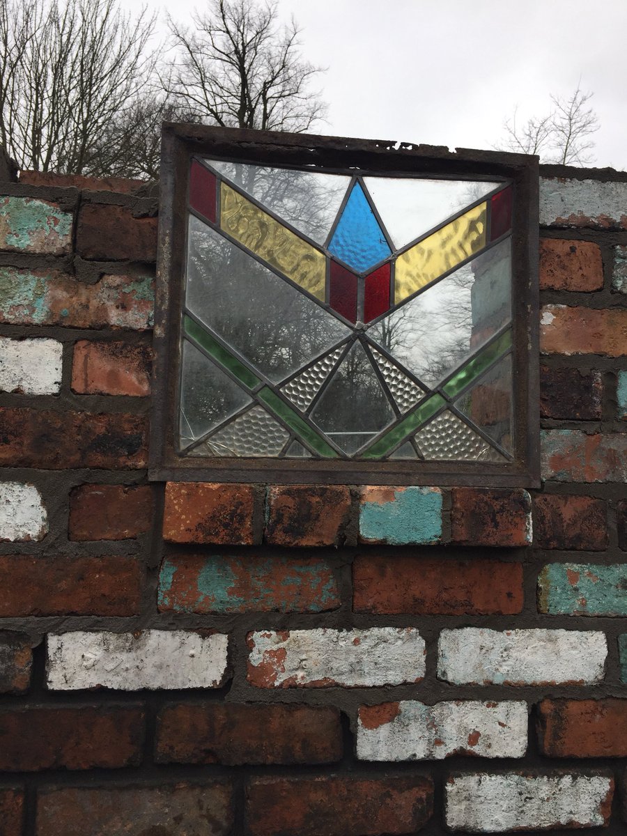 PamCreedGD's tweet photo. and the window is in ... and all the walls are finished ... and it stopped raining 😊 https://t.co/Tu6fBU1IBz