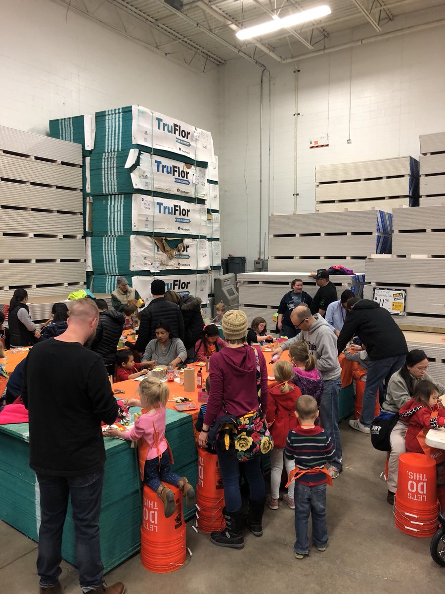 paul_thd's tweet photo. Even with the bad weather 1403 had a great turnout for the kids workshop! https://t.co/fVIPcBlhRb