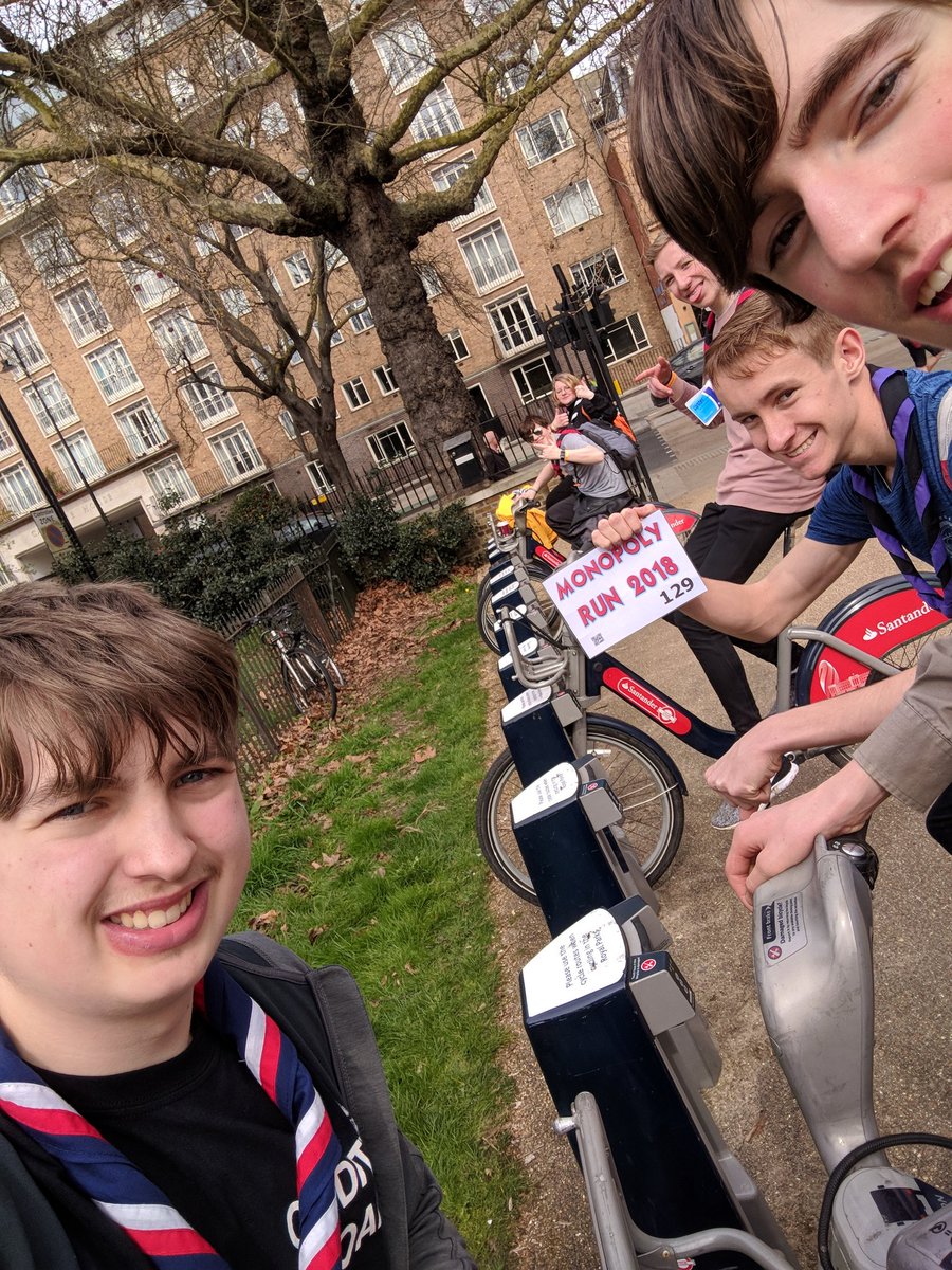 12Caldridge's tweet photo. @monopoly_run #monrun18 #extraphotos #wedontknowwhattodo https://t.co/EliMTsJG7l
