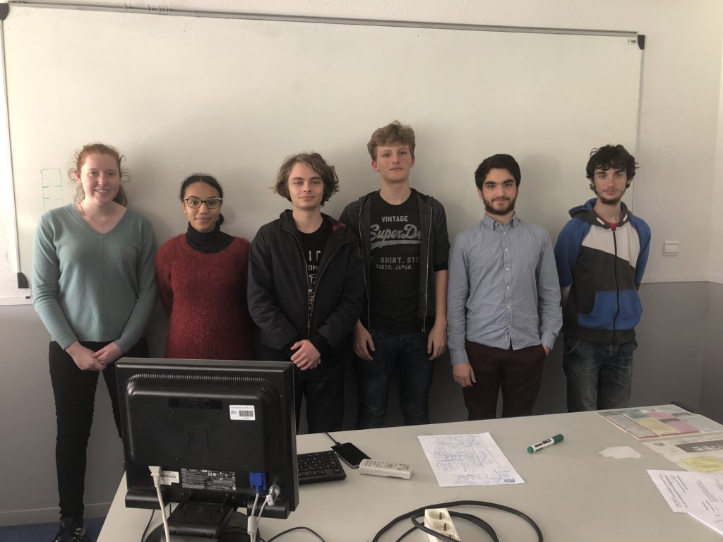 asso_CSK's tweet photo. #Présentations #TFJM L’équipe Ironmat du lycée Fermat. Plusieurs jeux de mots en un 👏 https://t.co/UaNKah5D4T