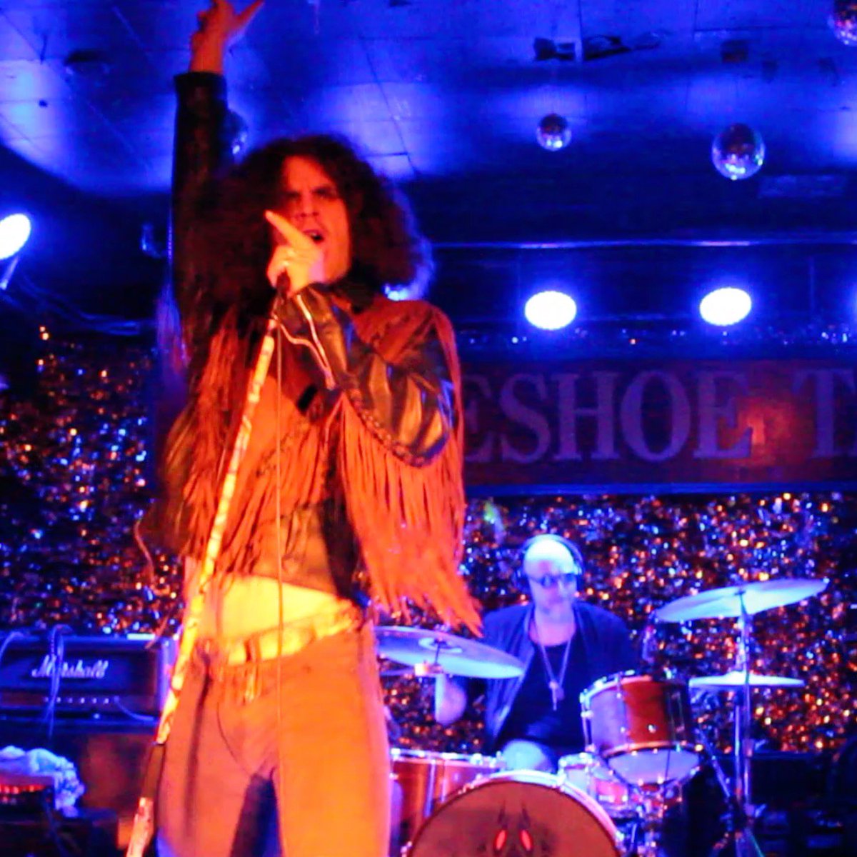 ! <a href="/OliverPigott/">Oliver Pigott</a> &amp; <a href="/paisteone/">Troy Larabie</a> preaching at <a href="/HorseshoeTavern/">The Horseshoe Tavern</a> 
#yyz #toronto #livemusic #bandphotography