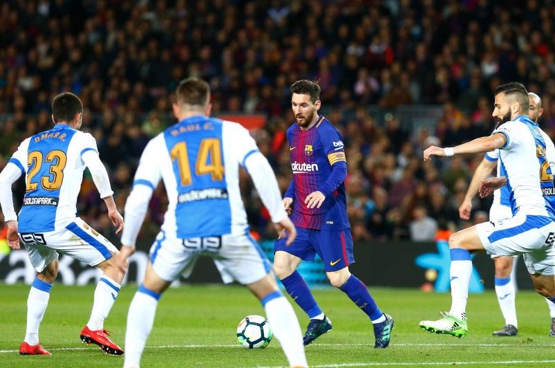 canaldeportv's tweet photo. 1⃣, 2⃣,3⃣,4⃣👀👀

#SimplementeMessi https://t.co/RWCnsrtFvN