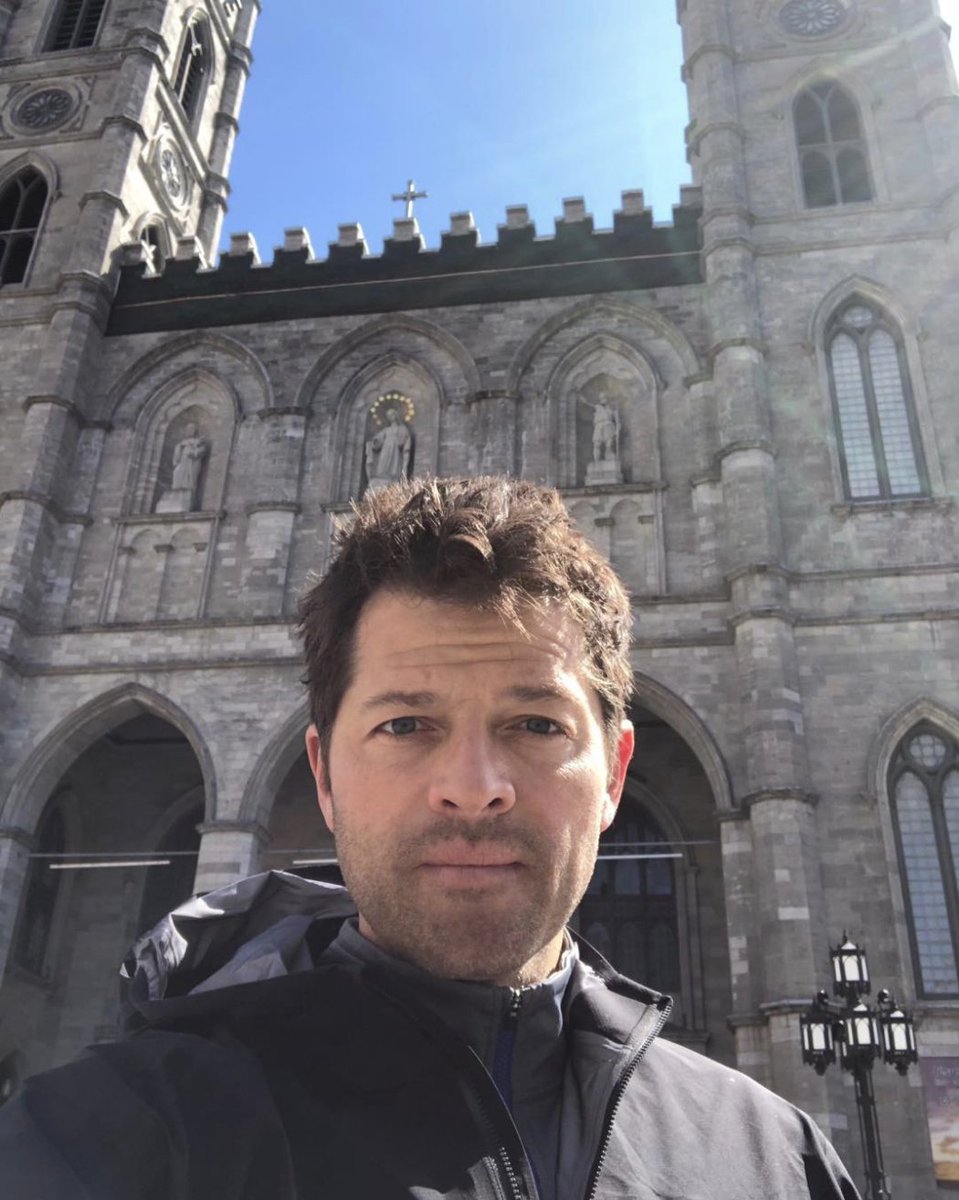 mishacollins's tweet photo. Bonjour, Montreal! https://t.co/2pGgq6RYZQ