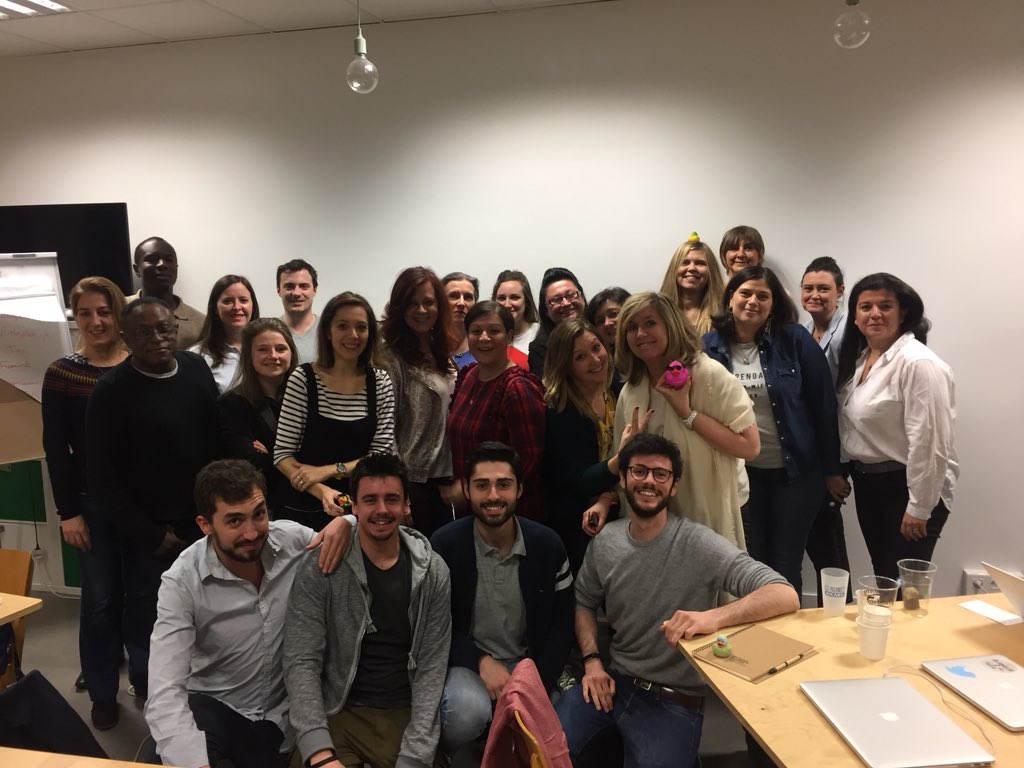 matha_io's tweet image. Merci au @TheSchoolab pour ces super locaux et bien-sur un grand merci à nos participant(e)s super motivé(e)s !!!
@ValerieAsselot @VanessaVincentR @NathOllier @SolenneBLG @FlashTweet @laurencekerjean @DarmonAlice @Nad_Alves @loutro1990 @digital_ladies