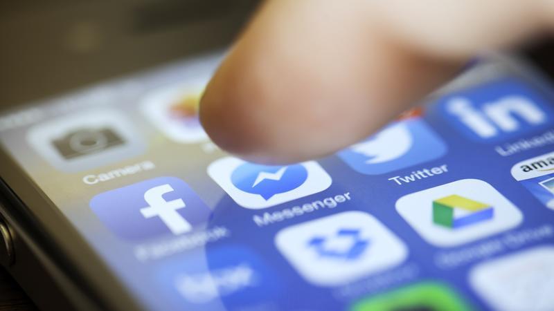 ExpansionMx's tweet photo. VIDEO: Facebook reconoce que escanea las conversaciones privadas de Messenger https://t.co/ozSPZ0GBii https://t.co/VXzbM9nGVd
