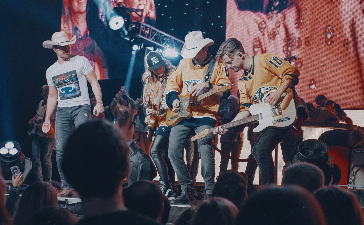 BradPaisley's tweet photo. #SMASHVILLE https://t.co/ezfQ1lXbDy