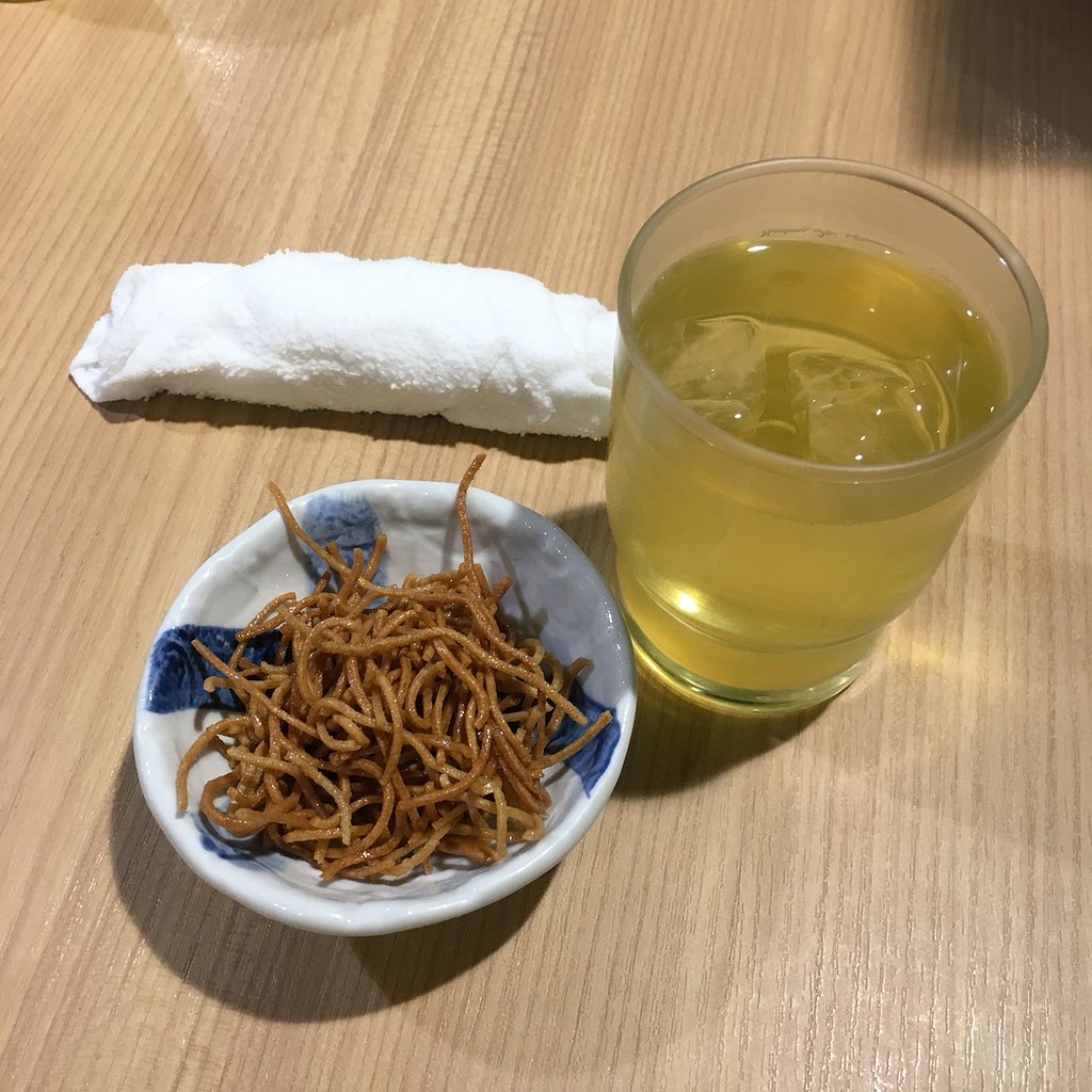 ginaraigordai's tweet photo. 📍Azuma zoba สุขุมวิท33/1 btsพร้อมพง ร้านโซบะญี่ปุ่นขนานแท้ คนญี่ปุ่นมากินเยอะมาก จุดเด่นคือเส้นโซบะทำเองที่เลือกได้ตั้งแต่1-3ก้อน ไม่คิดเงินเพิ่ม!! นี่เลยจัดไป2ก้อน เต็มจานเลย😅 รสชาติดี บริการโอเคเลย ไว้จะไปลอง3ก้อนดู😂 #nnpamagin #อร่อยไปแดก #อร่อยบอกต่อ @aroii @ReviewAroii https://t.co/XjBg4vtcX9