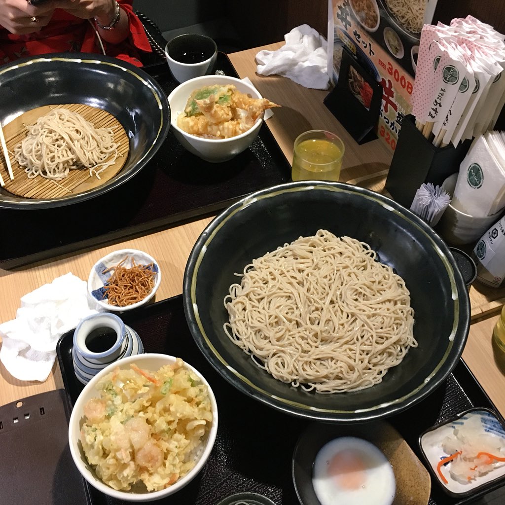 ginaraigordai's tweet photo. 📍Azuma zoba สุขุมวิท33/1 btsพร้อมพง ร้านโซบะญี่ปุ่นขนานแท้ คนญี่ปุ่นมากินเยอะมาก จุดเด่นคือเส้นโซบะทำเองที่เลือกได้ตั้งแต่1-3ก้อน ไม่คิดเงินเพิ่ม!! นี่เลยจัดไป2ก้อน เต็มจานเลย😅 รสชาติดี บริการโอเคเลย ไว้จะไปลอง3ก้อนดู😂 #nnpamagin #อร่อยไปแดก #อร่อยบอกต่อ @aroii @ReviewAroii https://t.co/XjBg4vtcX9