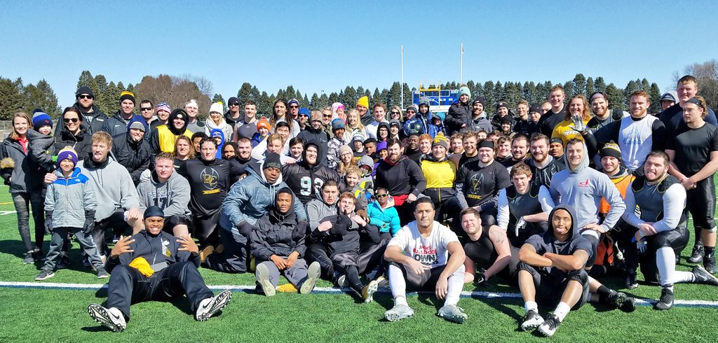 DordtFB's tweet photo. We were honored to have our host families be our guests of honor today in #Spring18Loco Practice 5.
This community continues to bless us beyond belief!
#DefenderNation
#Family https://t.co/ZL0QHVXzgX