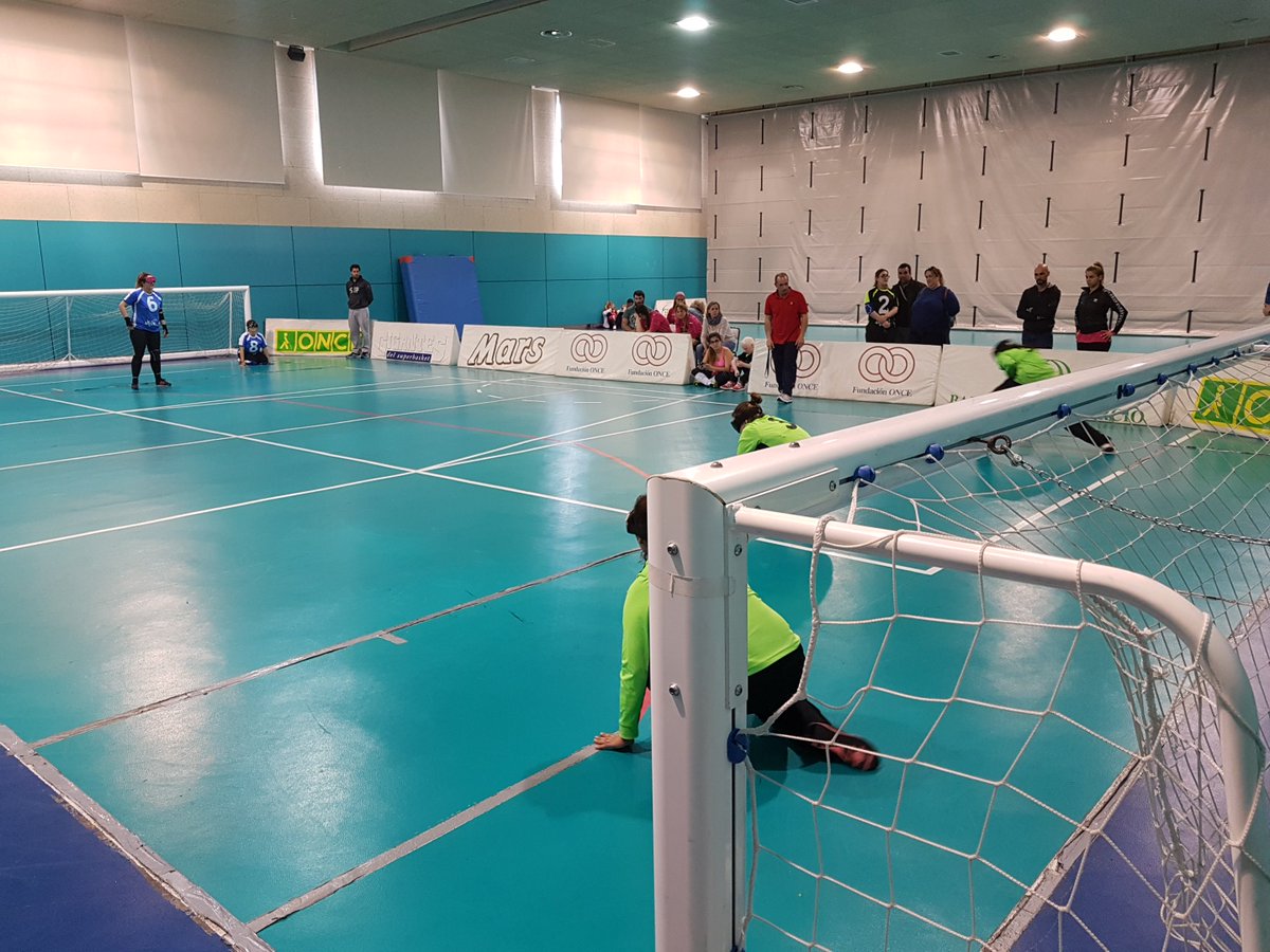 MadridMasIdeas's tweet photo. Distinta suerte corrieron también nuestros equipos en el último partido de la jornada 3 de la #LigaGoalballMAD: el A ganó 6-1 a #TetuánB y el B perdió 5-6 contra #TetuánA. https://t.co/zYvsPwvSBD