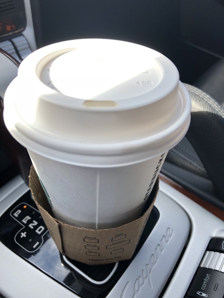 Travgrahamtrav's tweet photo. Seamed again! How does this continue to happen? #starbuckscoffee https://t.co/pyrRzDcTIp