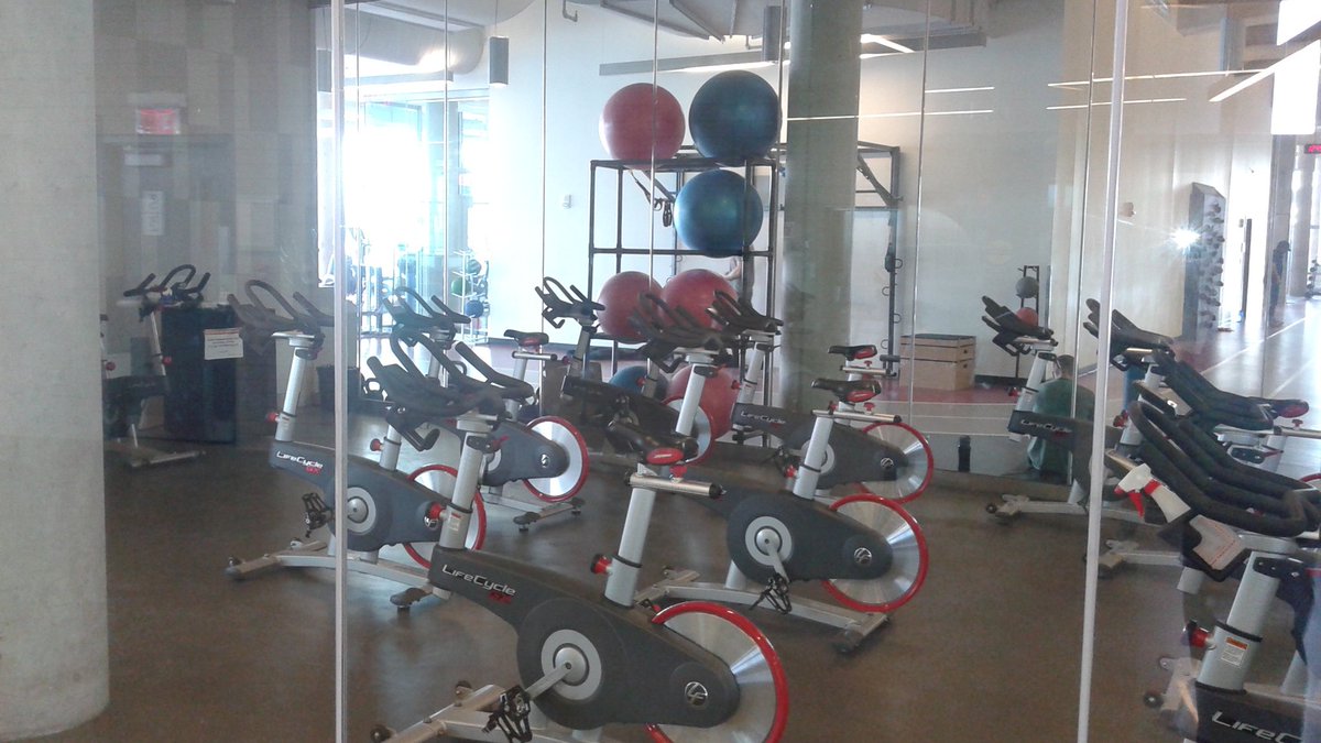 TheSidneyVoice's tweet photo. Full time @MohawkCollege students get to take advantage of gym membership at the Dbarc gym.
#MohawkOpenHouse
#MoAmbassadors https://t.co/CXE7i4n7PI